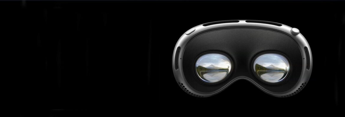 3840x1300_the-future-of-wearable-technology_-apples-vision-goggles-in-healthcare-an1923903386.jpg